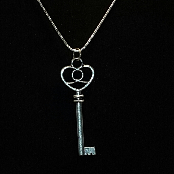 Jewelry - Key to My Heart Lock Pendant Necklace Silver Chain